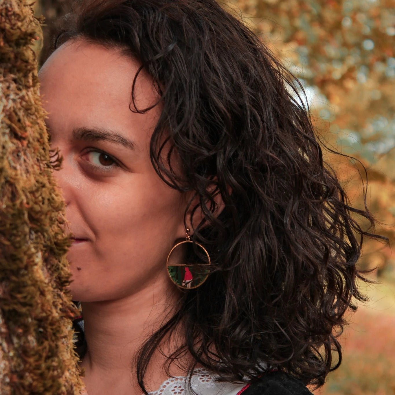 Boucles d’oreilles asymétriques Petit Chaperon Rouge - Boucles d'oreilles - Studio Sōzō